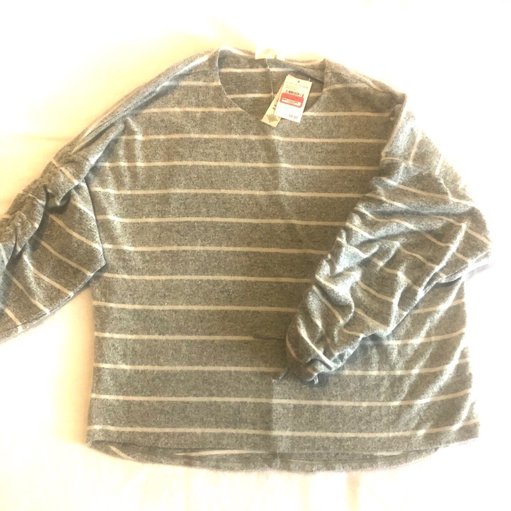 Lg grey Alkemy Ruched sleeves shirt